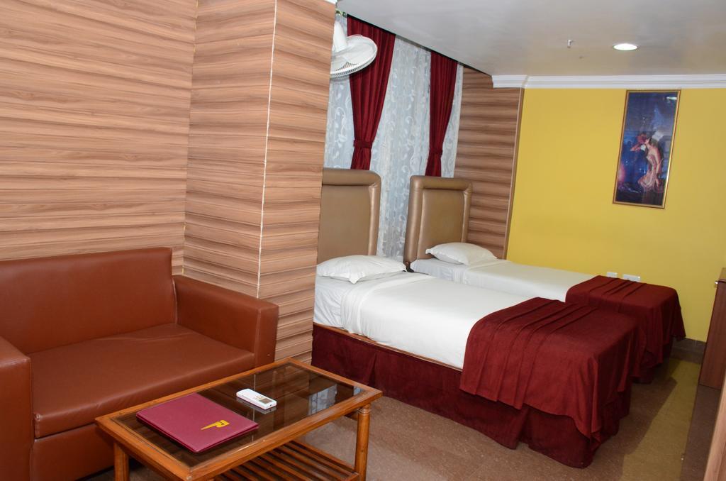 Fabhotel Raj Darbar Kolkata Exterior photo