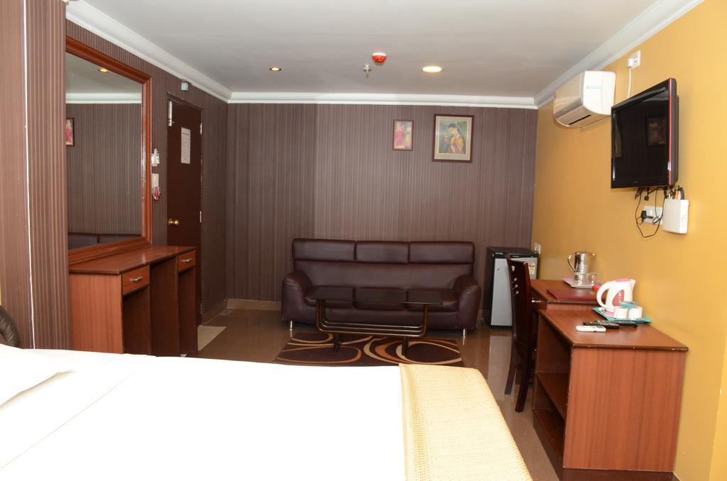 Fabhotel Raj Darbar Kolkata Exterior photo