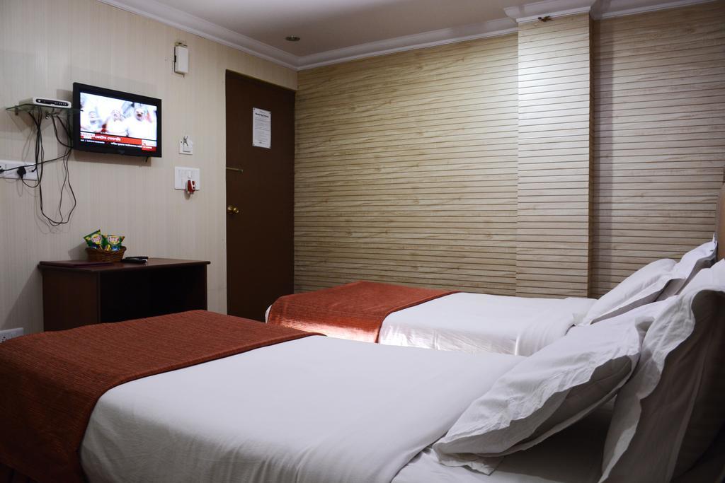 Fabhotel Raj Darbar Kolkata Exterior photo